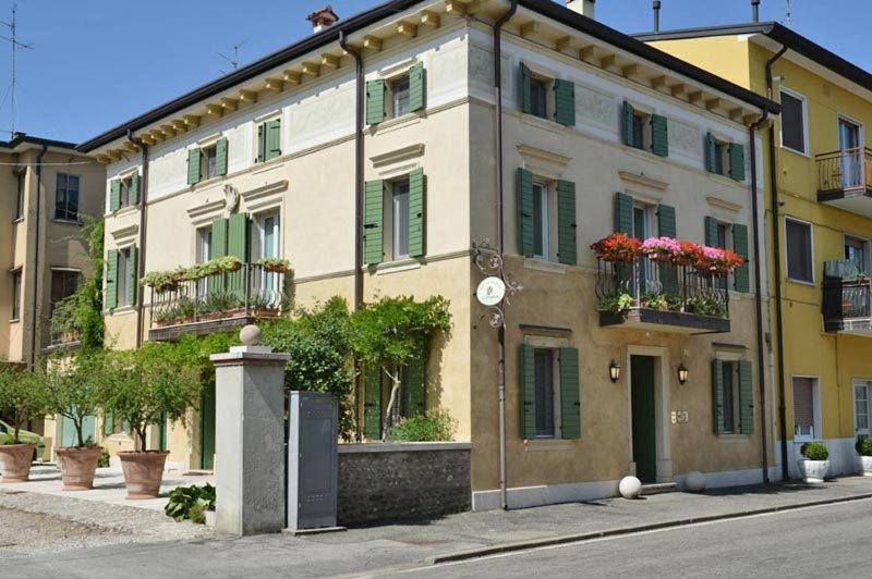 B&B La Mongolfiera Villafranca di Verona Exteriör bild